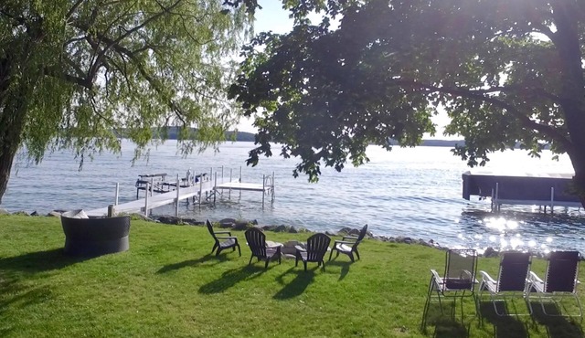 Lake Charlevoix Beautiful Sunsets Waterfront Home 3 BR's 3.5 Baths