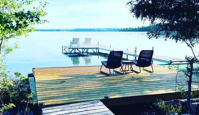 Lake Charlevoix Family Resort ~ 3 Houses ~ Perfect Retreat For Families!