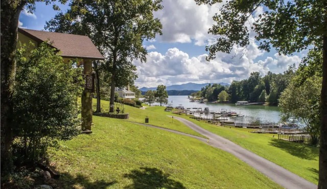 Lake Chatuge beauty w/private dock, fire pit, pool table, grills and A+ views!