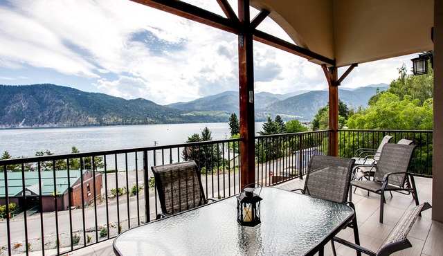 Lake Chelan 'Manson Bay' Condo w/Pool Access!