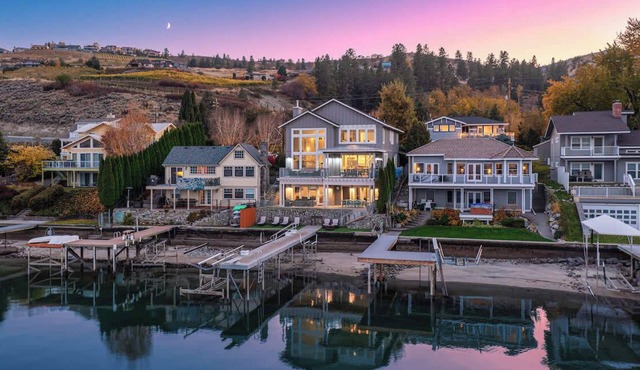 Lake Chelan Minneapolis Beach Waterfront w/dock!
