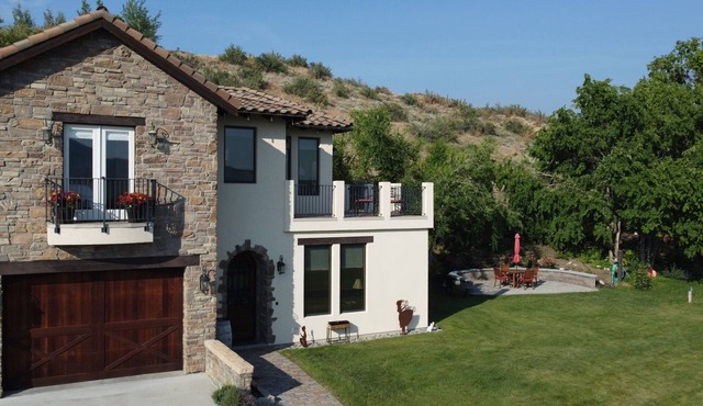 Lake Chelan Serene Villa