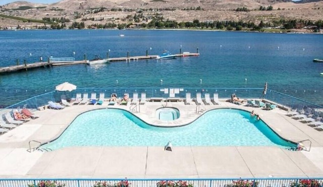 Lake Chelan Waterfront Resort Home- Pool, Boat -STR-0290