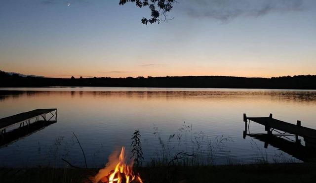 Lake Chicagoan waterfront cottage! Stunning sunsets and shallow sandy waterfront