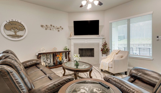 Lake Conroe Home w/Resort-Style Perks & Patio