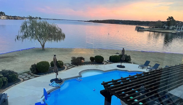 Lake Conroe Lakefront – Sleeps 20+ with Pool, Dock, World Cup Ready