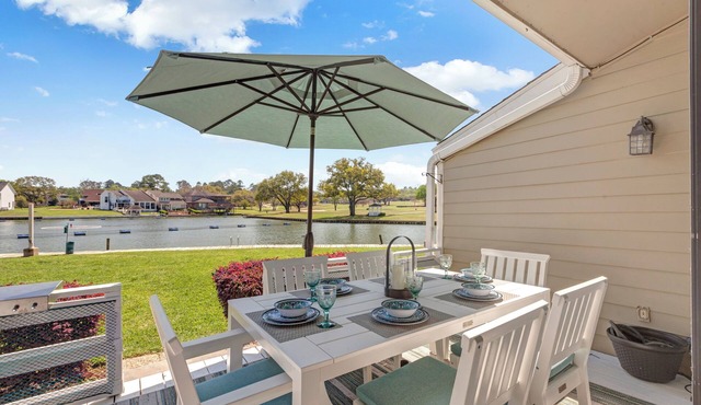 Lake Conroe WATERFRONT Updated 3BR Condo with Pools, Paddle Boards & Views