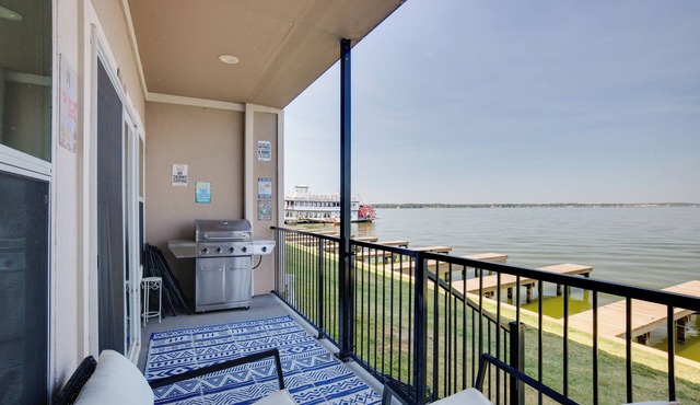 Lake Conroe Waterfront Home: Patio & Shared Pool!