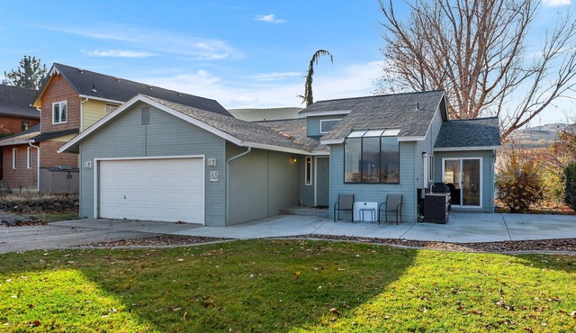 Lake Cortez Cottage - Year Round Fun