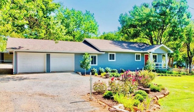 Lake Cottage 200 yards from the Lake Texoma shoreline!