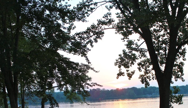 Lake Cottage on Beautiful Rose Lake (Lake of the Woods)