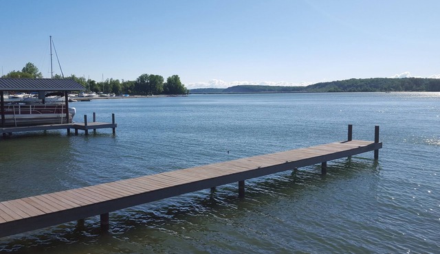 Lake Cottage On The Bay In Fair Haven w/Boat Dock