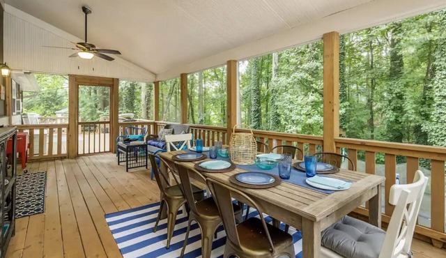 Lake Cottage + Party Dock + Fire Pit + Game Room + Loft