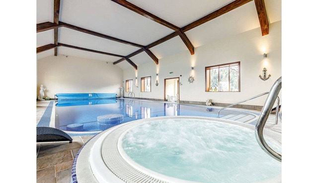 Lake Cottage -Peaceful relaxing Venue.