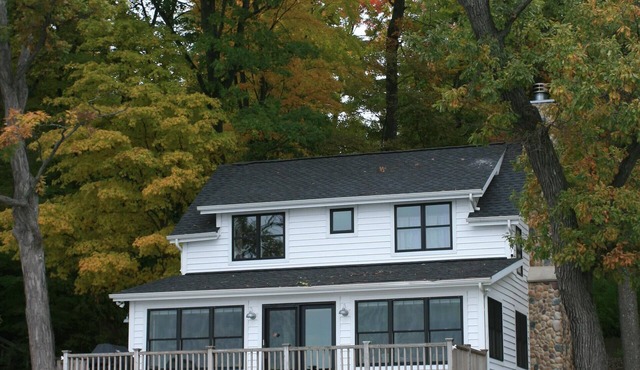 Lake Cottage with amazing sunset view on Lake Tippecanoe