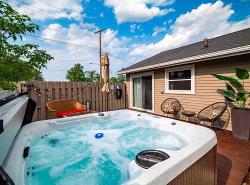 Lake Cottage with Hot Tub and Game Room