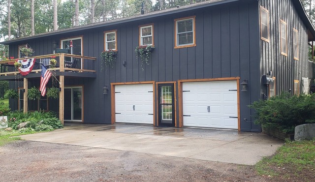 Lake Country Home in the Pines Is A Relaxing Vacation Getaway