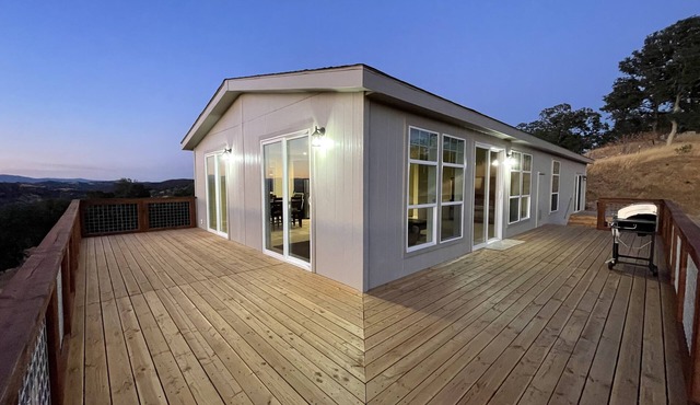 Lake County Hilltop Getaway, stargazers delight!