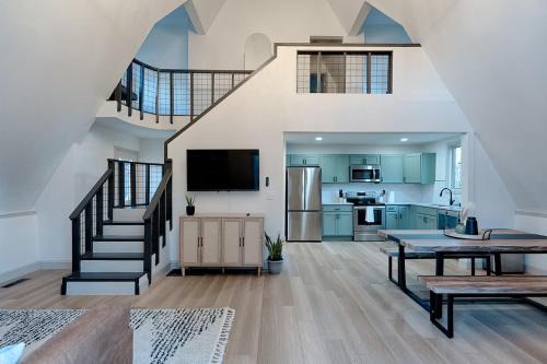 Lake Cumberland Cabin - Spa, Firepit, Scenic Views