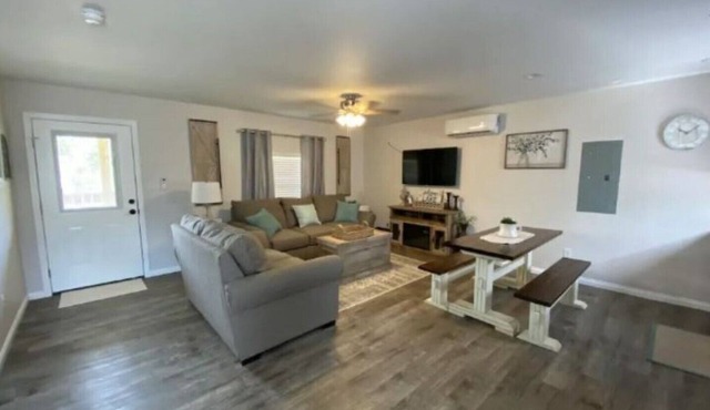 Lake Cumberland "Idol Time Cabin" near Clearwater