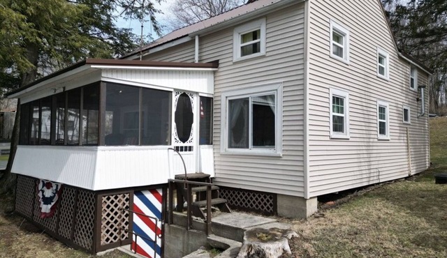 Lake Demmon Lodge-Beach,Boats,Fishing,FUN!