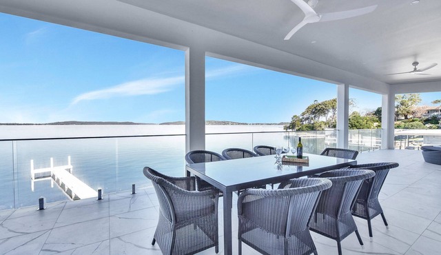 Lake Dream Luxury Absolute Lakefront Escape