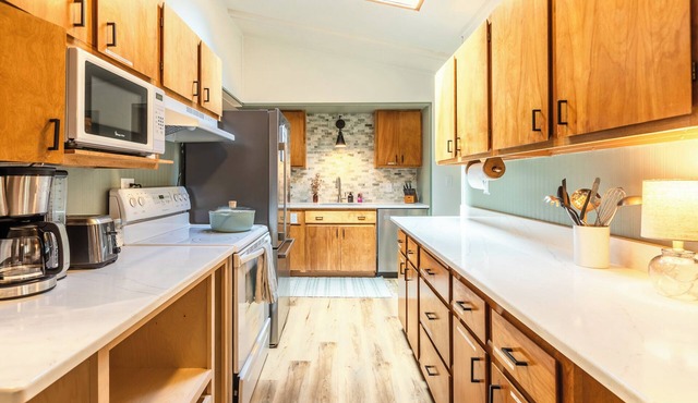 Lake DuBay Cottage, Pontoon Rental, swim, fishing, near Granite Peak