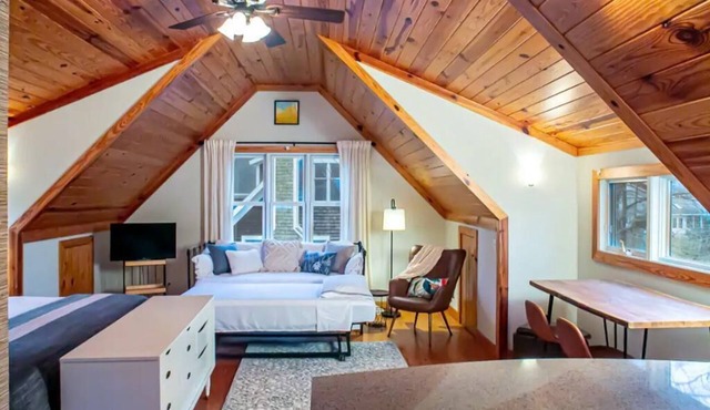 Lake Effect Hideaway at Warren Dunesn