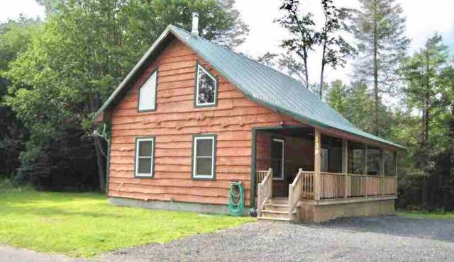 Lake Effect Lodge | Tug Hill | Hot Tub | Pets OK!