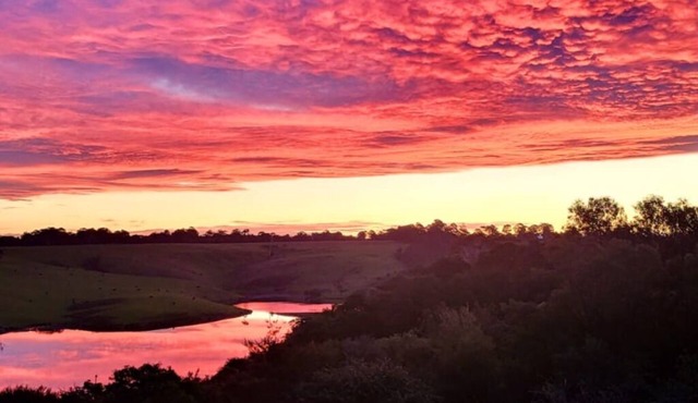 Lake Entrance Home with Stunning View