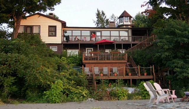 Lake Erie Beachfront Apartment with beach that doesn't end.