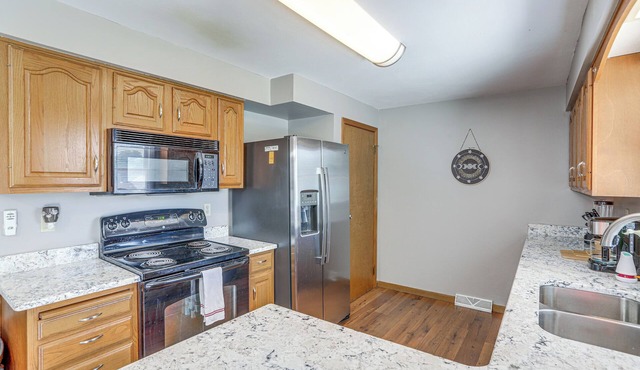 Lake Erie Family Getaway in Amherst: Pets Welcome!