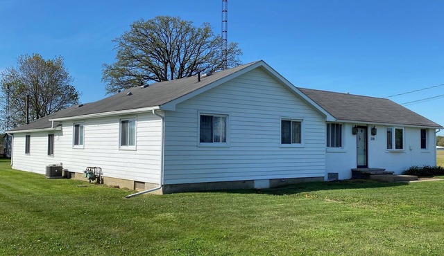 Lake Erie Home near the lake with boat parking.