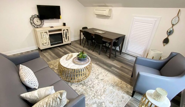 Lake Erie luxurious 2 BDR Condo with Beach access (Moonstone)