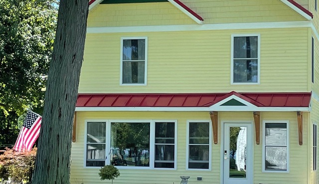 Lake Erie, small town on a Great Lake! Private community, beautiful new cottage!