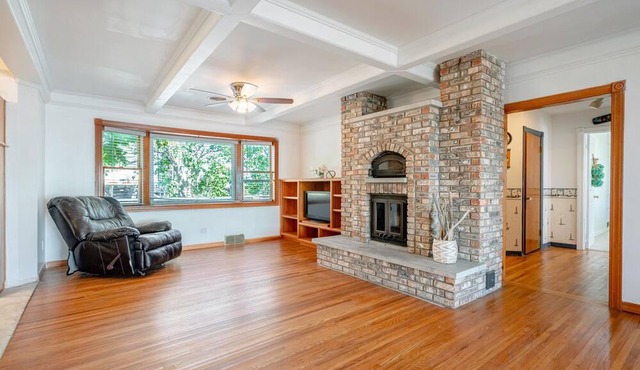 Lake Erie Waterfront Cottage w/firepit, 5 min from erieau beach .