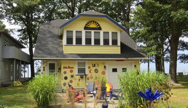 Lake Erie Waterfront with sunset views !