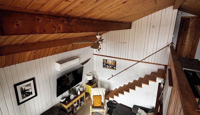 Lake escape! Charming 4-bedroom Cottage with AC and WiFi in welcoming Labelle.