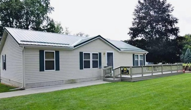 Lake Escape Cottage | Lake Access w/Fire Pit!