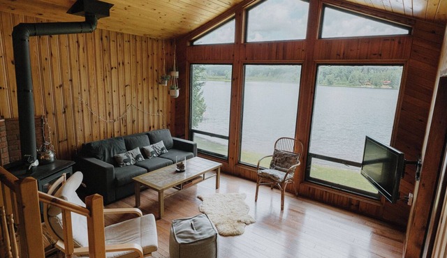 Lake Escape: Driftwood & Pine