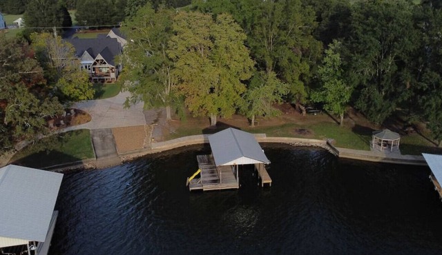 Lake Escape on Weiss Lake