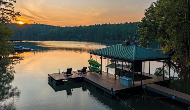 Lake Escape - Pet Friendly | Private Dock on Lake Blue Ridge | Hot Tub