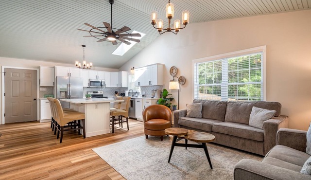 Lake Escape's Cottage on the Cove