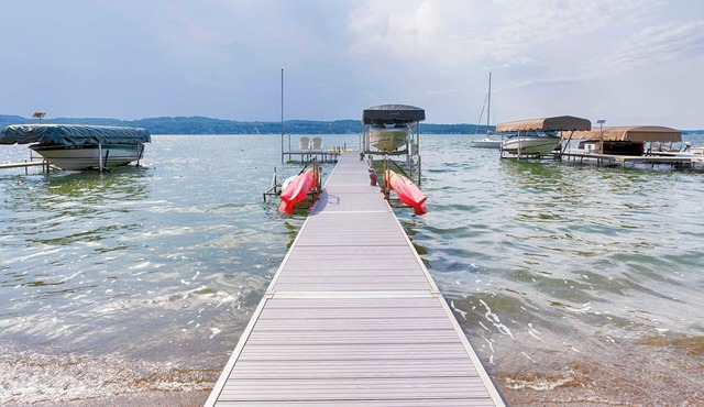 Lake Escape: The Definition of Lakefront Luxury