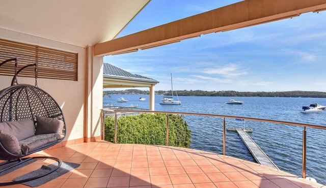 Lake Escape – Tranquil Retreat by the Water