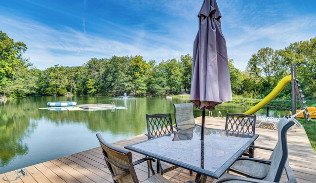 Lake Escape w/Hot Tub & Docks in Hope!