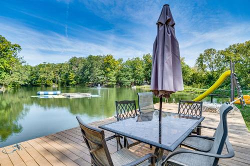 Lake Escape with Hot Tub and Docks in Hope!