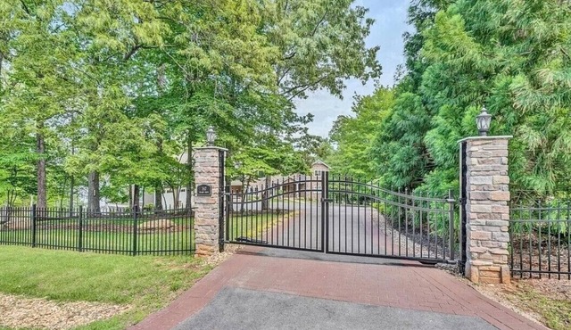 Lake Estate!