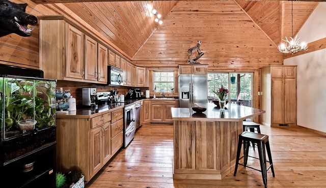 Lake Forest Luxury Log Cabins