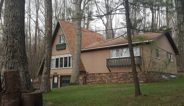 Lake + forest view 1650 sf cottage in rolling hills of Central Wis. LAKE ACCESS.